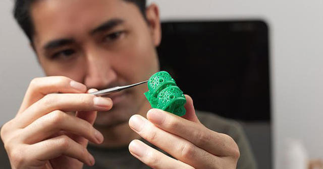 fabpro-jewelcast-green-ring2_0.jpg